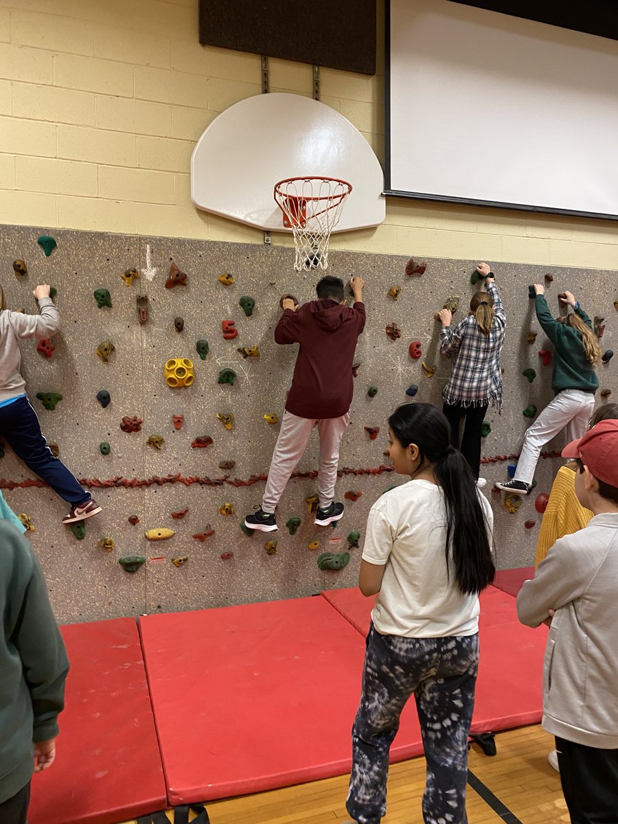 The Rock Wall is open! #breakasweat ⁦<a href="/ZoilaC/">Zoila A. Correa</a>⁩ ⁦<a href="/SOMSDK12/">South Orange & Maplewood School District (SOMSD)</a>⁩ #fifthgradefriday