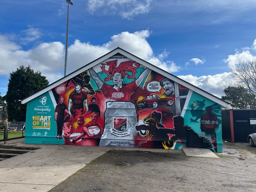 Just before Christmas @PrincipalityBS announced we had won #HeartoftheCommunity competition.

Today, @globalstreetart finished our bespoke mural and here it is in all its glory

Thank you to everyone who voted and supported the club 🔴⚫️