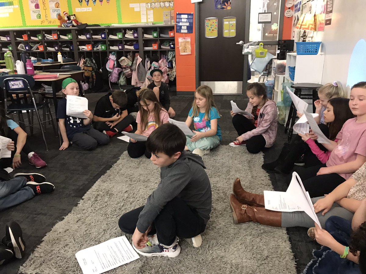 MrsAdams03's tweet photo. Learning about the meaning of scarcity with a Reader’s Theatre. https://t.co/IXCmqSRDHZ