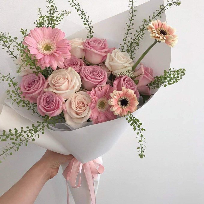 veronikaaSS98's tweet photo. pink bouquet https://t.co/a13HiU5hcJ