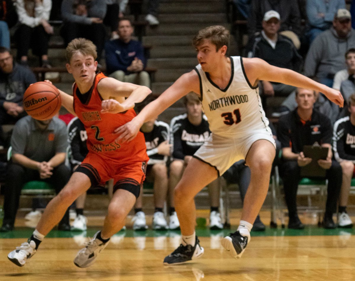 The sectional lived up to its reputation last week. What will Saturday have in store? A look at each local boys basketball regional in SW Indiana.
courierpress.com/story/sports/h…