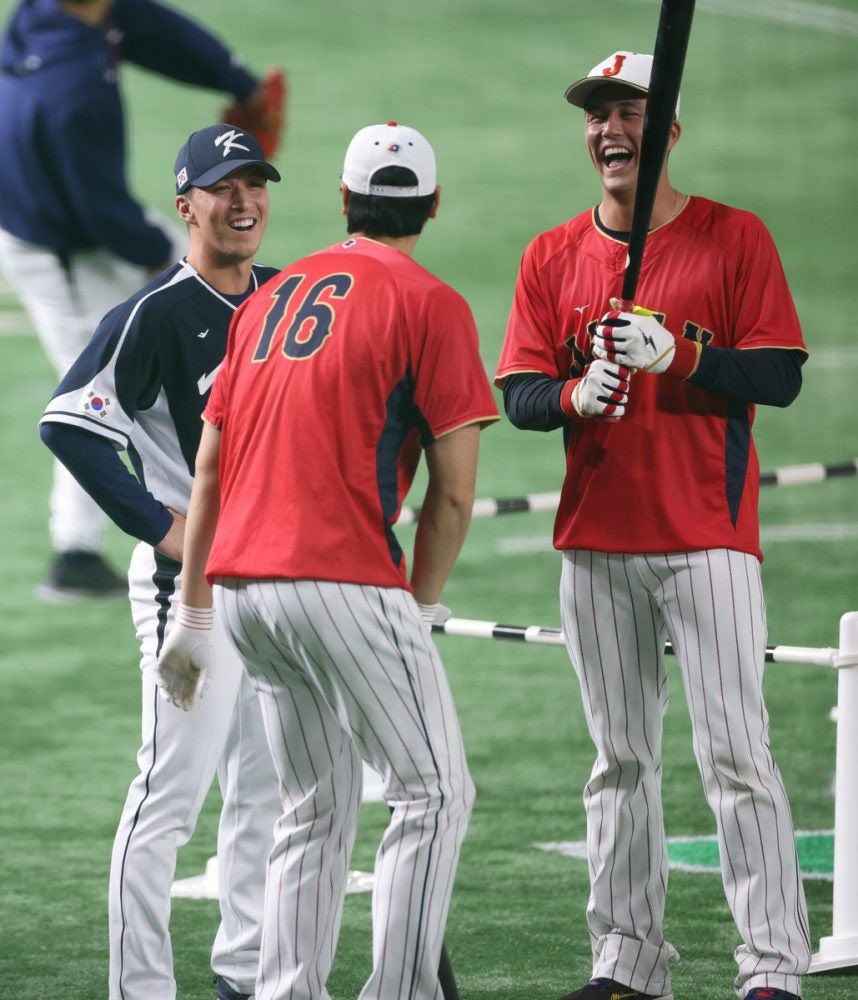 gatewaygrinders's tweet photo. Just a couple of St. Louis Cardinals having a laugh #STLCards https://t.co/Taq4jXszBG