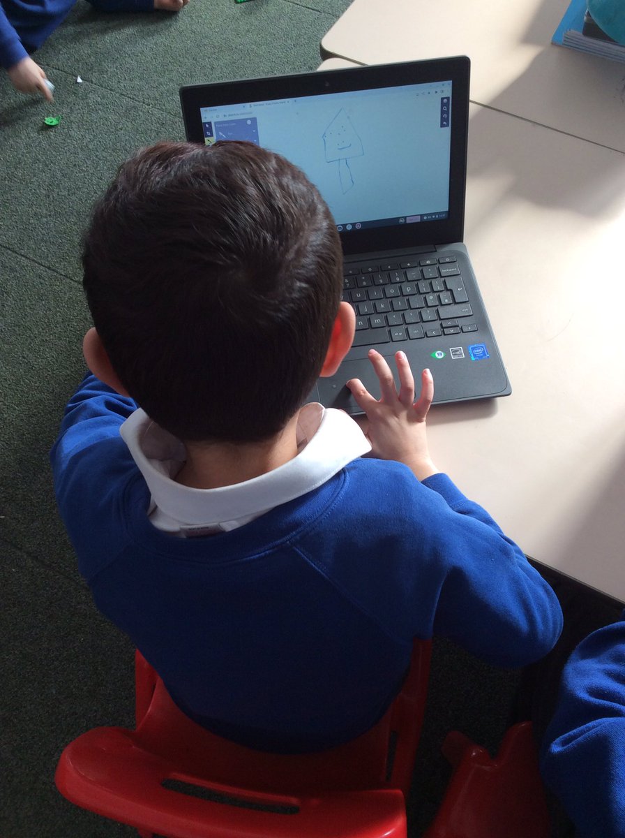 GSPSFrance's tweet photo. In computing this afternoon @GSPSFrance were using their mousepad to draw different lines and strokes and created their own pictures on Sketchpad. We had to have good control to draw our pictures. @GwladysStPrim #GSPSCOMPUTING https://t.co/VMecFobSwh