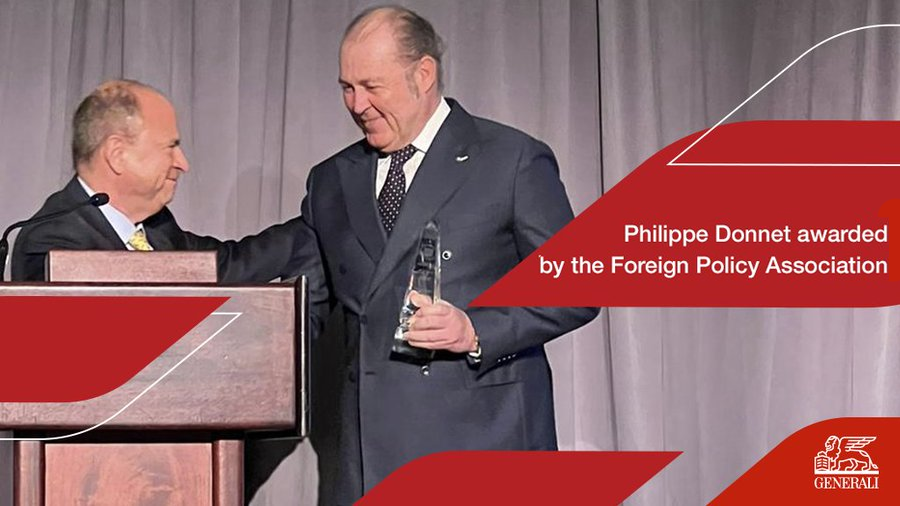 generalifrance's tweet image. 🏆  Philippe Donnet, CEO du Groupe @Generali, reçoit le prix Corporate Social Responsibility Award de la Foreign Policy Association pour son engagement en faveur de la #durabilité. presse.generali.fr/actualites/phi… #RSE #ESG #développement #durable.