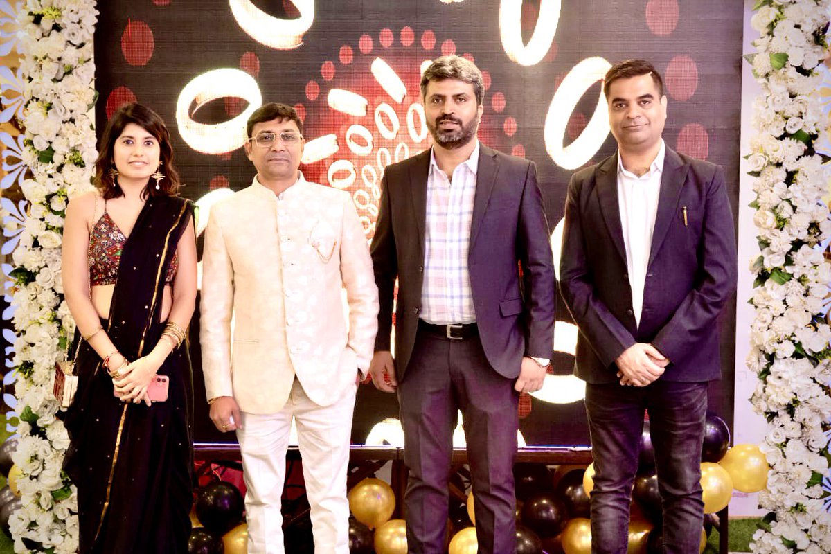 KushalSrivastav's tweet photo. Congratulations @sarit_agarwal ji for the successful logo launch of our startup #vedshaala ❤️ it was superb fun to be part of it. https://t.co/pVWQUtWnh0