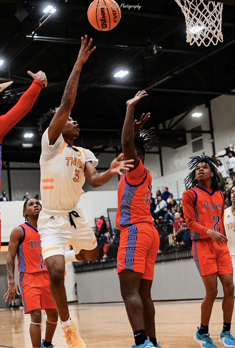 CountyHoopz's tweet photo. 🏀2023 Harris County HS Guard CJ Cameron https://t.co/xEHrff8442 picks up his second offer from Reinhardt University @RU_ReserveBBall #CountyWay #RecruitTheCounty @RecruitGAHoops https://t.co/avcdQvQg6A