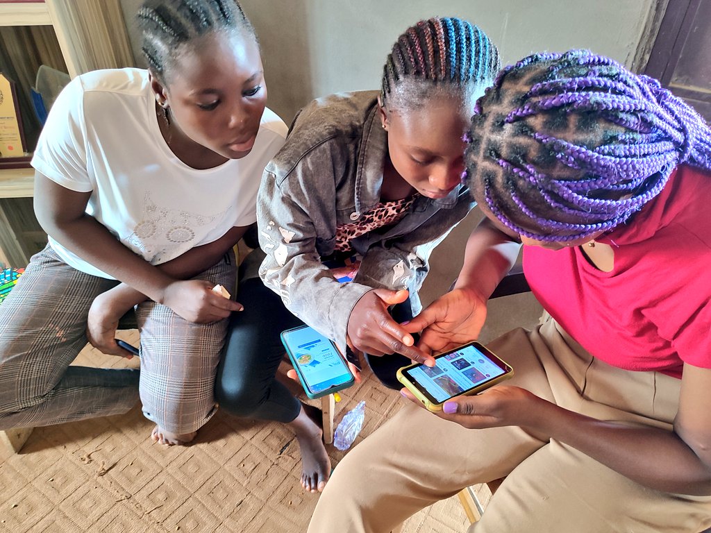 Teen_ageNetwork's tweet photo. In commemoration of #IWD2023 , Teenage Network organised digital skills transfer program for #adolescent girls in Pigba-sama community in the FCT.
Digital skills are essential skills.
#DigiAll
#InnovationForEveryone
#Girls https://t.co/2lhYbsU6IM