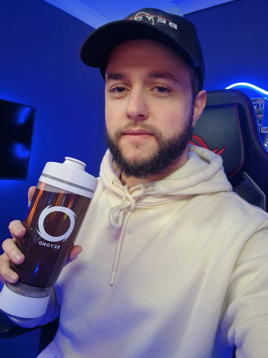 StallionStreams's tweet image. Just signed the contract to continue my partnership with @beyondnrg &amp;amp; we have some surprises on the way for all Stallion x Beyond lovers 🥤

Can anyone guess the surprise? 😏