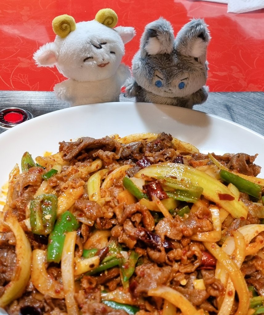somskar_ready's tweet photo. 경기는 슬펐지만 쯔란양고기가 존맛이어서 다행인 메늑이들 https://t.co/0r3413pNNx