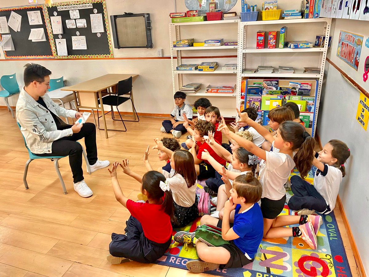 WesthillIns's tweet photo. Westhill alum reading our future generation, celebrating 30 years as Westhill Institute!  What’s your story?

#wearewesthill #westhillinstitute #30years #ibschool #santafe #lomasdechapultepec https://t.co/A5DnFVpaey