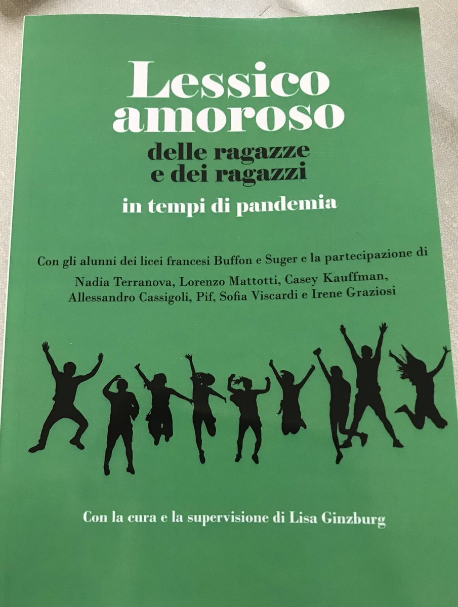 1/4 d’heure de lecture consacré à cet ouvrage remarquable rédigé en 🇮🇹par les élèves de <a href="/EsabacSuger/">Esabac Lycée Suger 🇮🇹</a> et <a href="/LYCEEBUFFON_/">Lycée Buffon</a> Bravo à leurs professeures <a href="/CarlottaCucuzza/">Carlotta Cucuzza</a>, <a href="/ilariamdonna/">IlariaMdonna</a> et #sandra_millot et aux écrivains et artistes italiens qui les ont accompagnés. Splendide!
