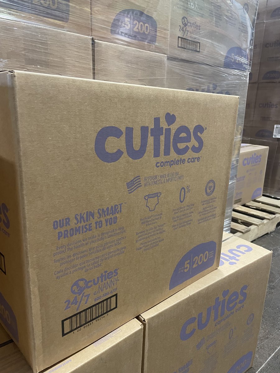 C2CPhiladelphia's tweet image. Thank you, First Quality, for all your help today with our diaper distribution! Thanks to you we were able to distribute nearly 300,000 @cuties diapers in just a few hours. We are so grateful for our partnership! 

#CradlestoCrayons #DiaperDistribution #Partnership