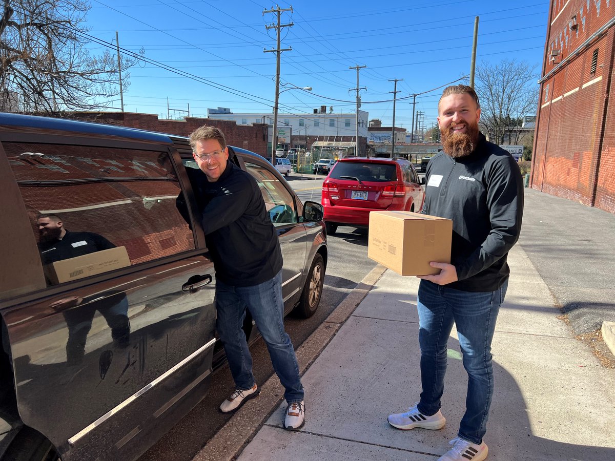 C2CPhiladelphia's tweet image. Thank you, First Quality, for all your help today with our diaper distribution! Thanks to you we were able to distribute nearly 300,000 @cuties diapers in just a few hours. We are so grateful for our partnership! 

#CradlestoCrayons #DiaperDistribution #Partnership