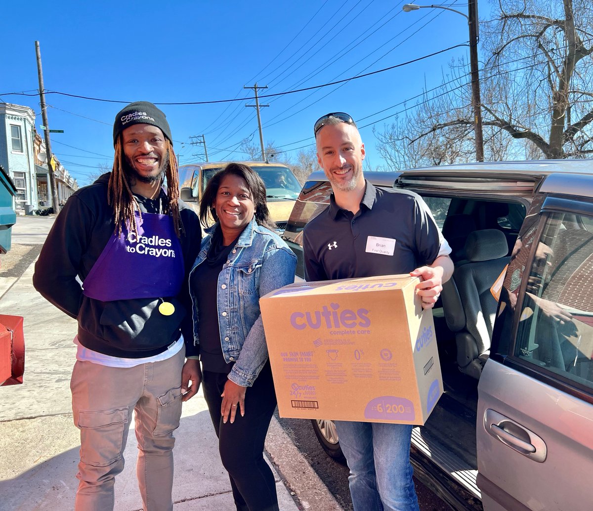 C2CPhiladelphia's tweet image. Thank you, First Quality, for all your help today with our diaper distribution! Thanks to you we were able to distribute nearly 300,000 @cuties diapers in just a few hours. We are so grateful for our partnership! 

#CradlestoCrayons #DiaperDistribution #Partnership