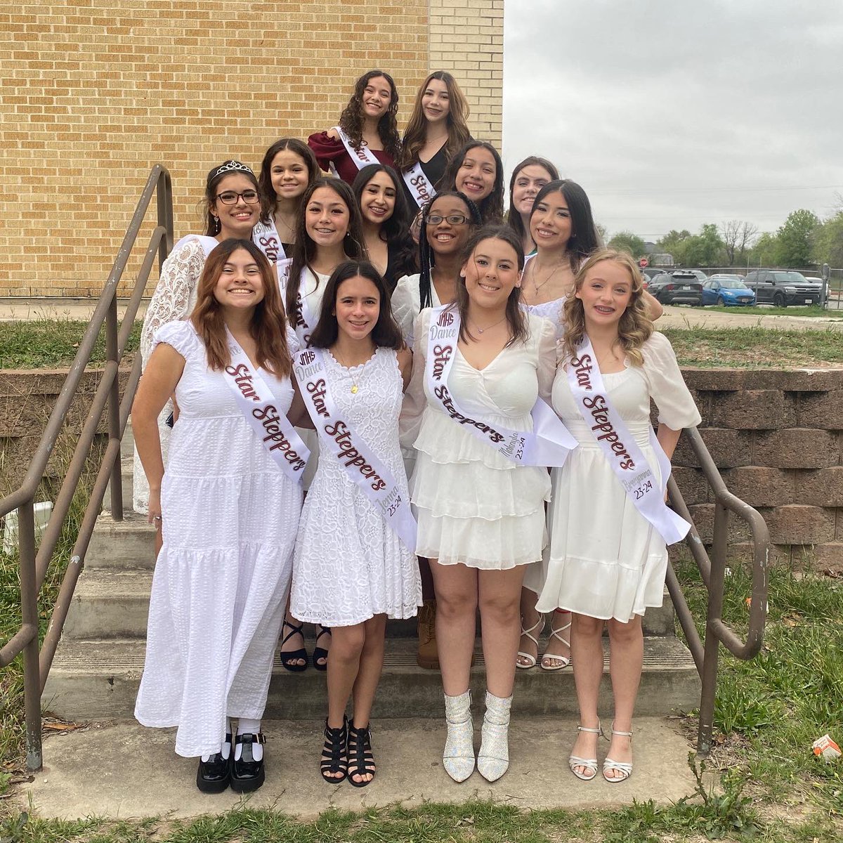 jmhstarsteppers's tweet photo. Proudly introducing our 2023-2024 JMHS Star Steppers Dance Team โจ#starsteppers #peakpotential https://t.co/0UrDOEOwZH