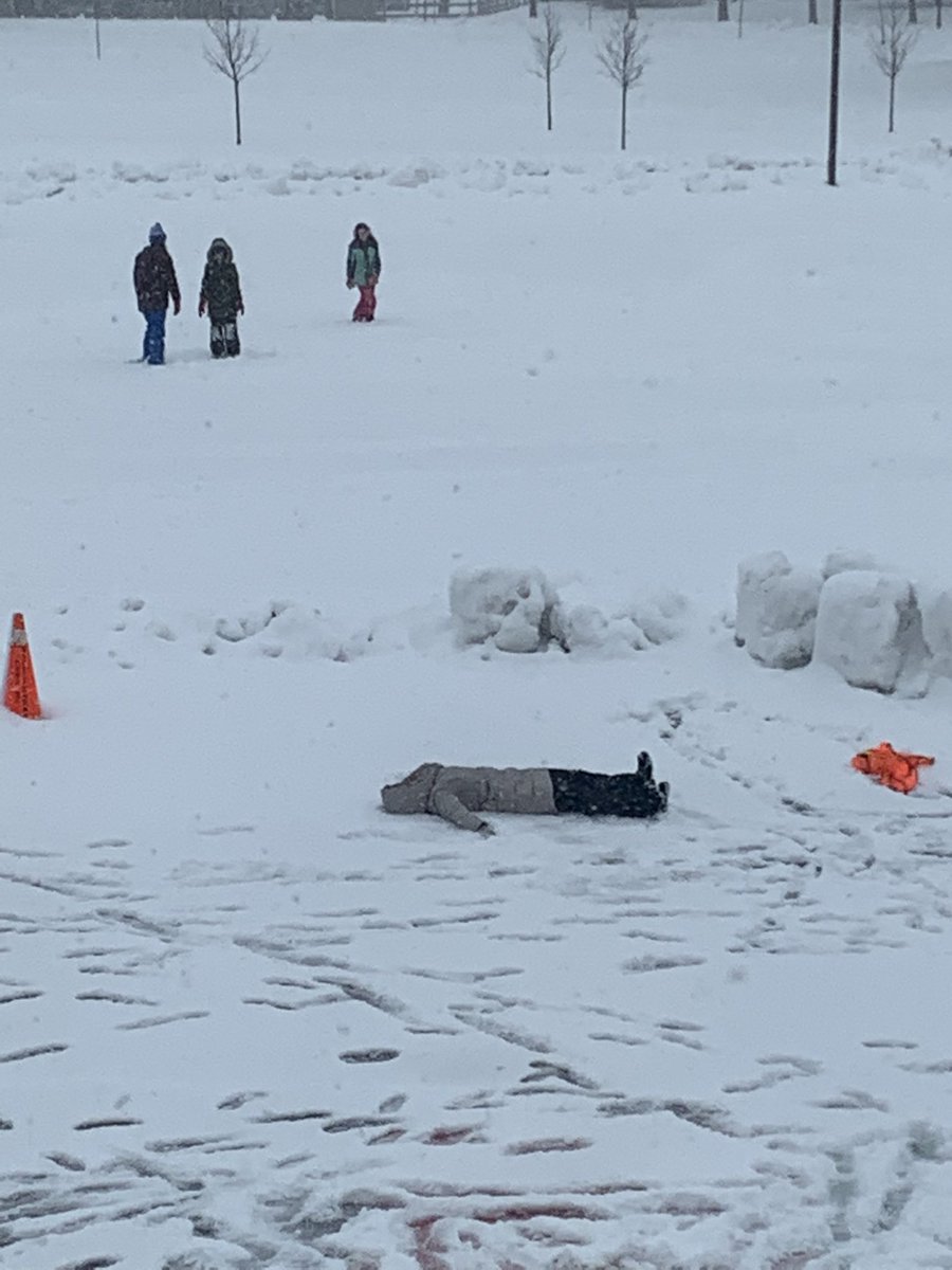 MrsKJordan's tweet photo. Teachers can play in the snow too during recess! https://t.co/x8cuvVLDZs