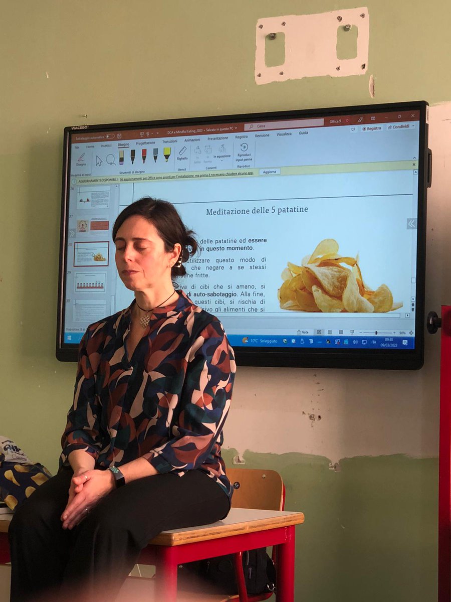 DottssaBalocco's tweet photo. Il potere della scelta, sia in campo alimentare che nella vita in generale, è il fondamento della nostra essenza di esseri umani.
Continuiamo ad alimentarlo!

#alimentazioneconsapevole #emozioni #mindfulness #marinellabaloccopsicologaepsicoterapeuta #sceltaconsapevole #DCA https://t.co/uMIDtwMqZL