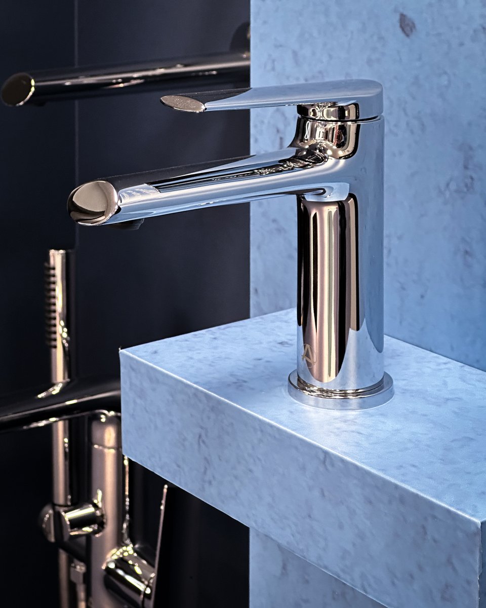 Aqualla__'s tweet photo. Everyone, meet Edge

The Contemporary Collection.

Characteristically discreet and elegant. Its unique oval edging with a thin roundish handle adds an edge of beauty to your space.

Link in bio

#Aqualla #AquallaAtHome #EdgeBrassware #EdgeTaps #EdgeCollection https://t.co/m1X84Bqc0c