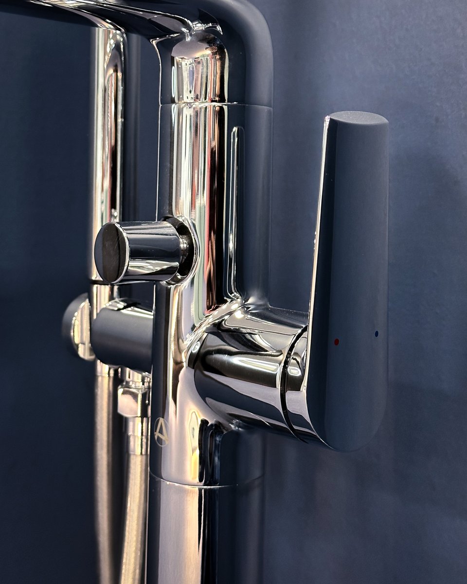 Aqualla__'s tweet photo. Everyone, meet Edge

The Contemporary Collection.

Characteristically discreet and elegant. Its unique oval edging with a thin roundish handle adds an edge of beauty to your space.

Link in bio

#Aqualla #AquallaAtHome #EdgeBrassware #EdgeTaps #EdgeCollection https://t.co/m1X84Bqc0c