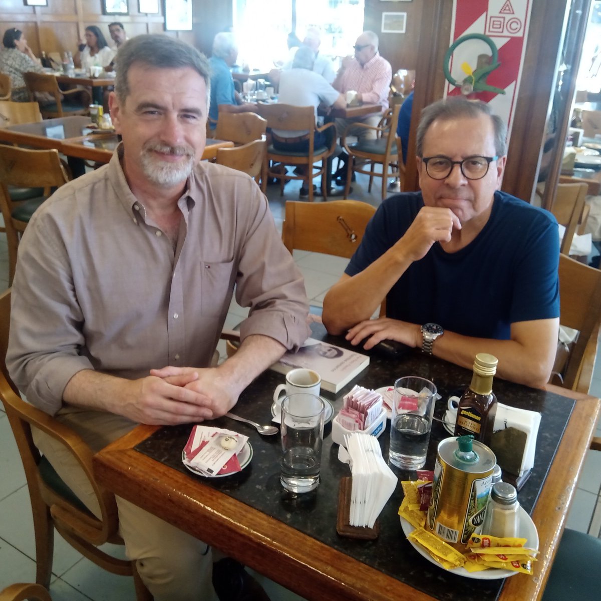 BavioDiego's tweet photo. Muchas gracias @MarioMarkic por la buena conversación. Poder debatir y compartir nuestras apreciaciones sobre Santa Cruz, sus problemas y posibles soluciones. 
@PatoBullrich @DiputadoAsseff @homoyano @docmuro1 https://t.co/kte367gYJD