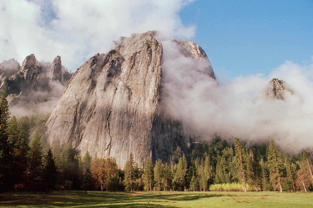 JAMESPIPERPHOTO's tweet photo. Yosemite on 35mm https://t.co/YYIaQGoW4s