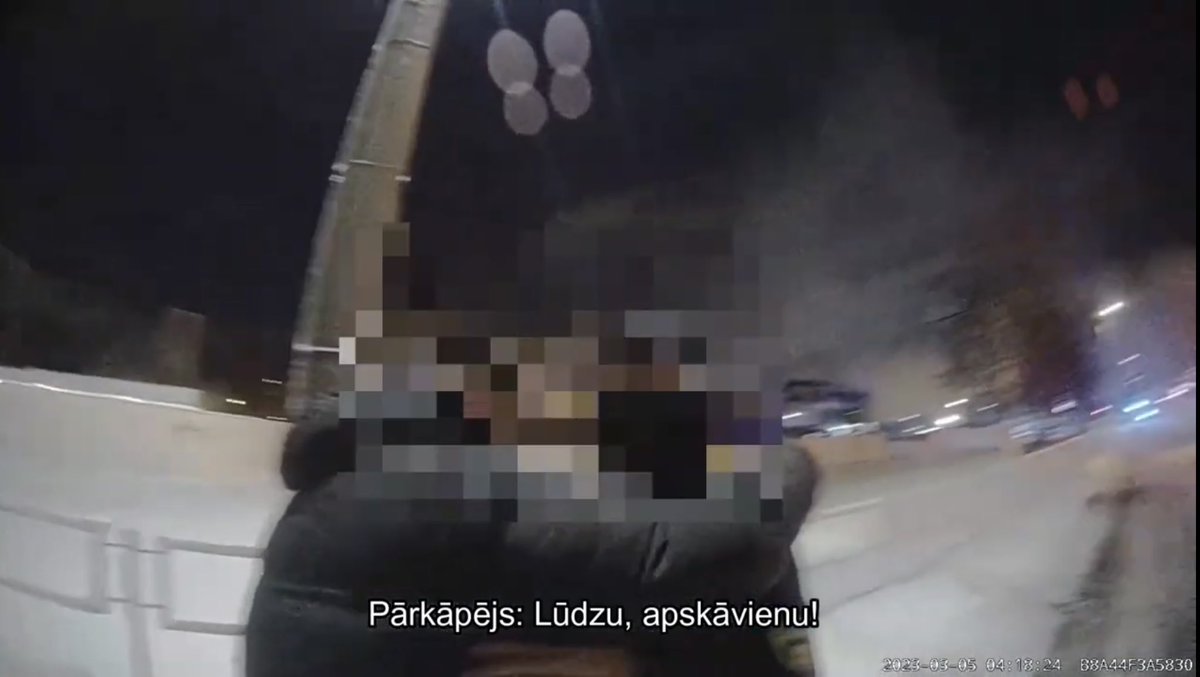 doilze's tweet photo. ES, JA MANI KĀDREIZ APSTĀDINĀS POLICIJA https://t.co/0SOq6gljYC