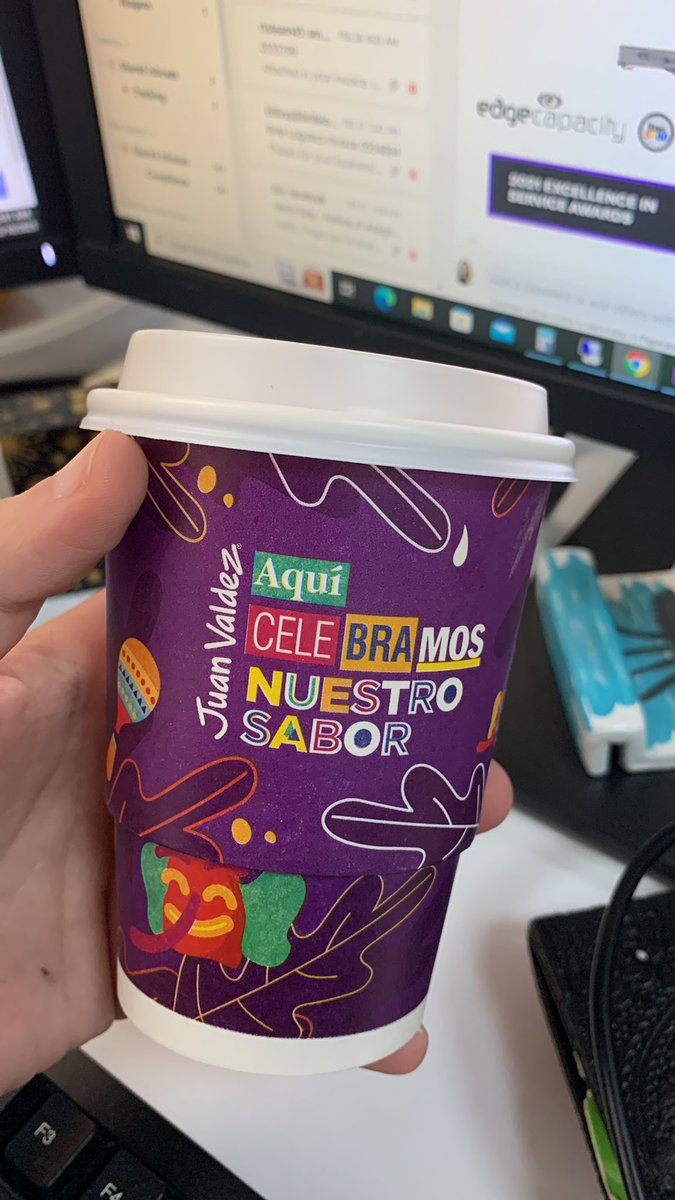 BJNarvaezz's tweet photo. Conocí el cappuccino irlandés y mi vida cambió
Sáquenme de este vicio que mi bolsillo no da https://t.co/4eS5VrMKAj