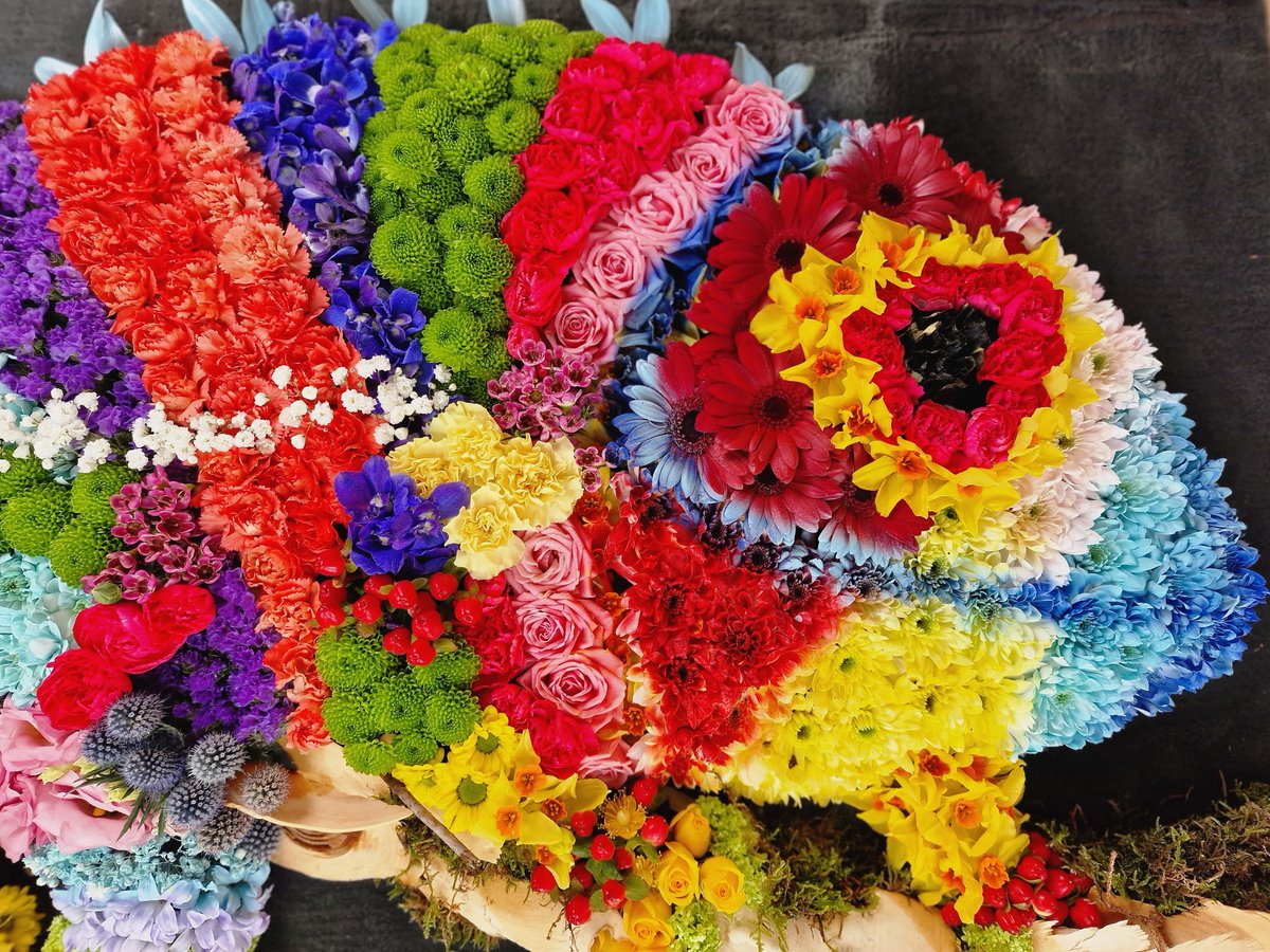 A bright and colorful Camelion. Call us for your personalised funeral tribute. #florist #funeralflowers #shoplocal #bouquet #flowers