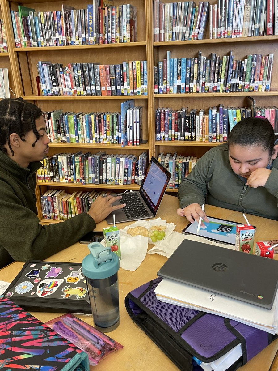 attleseychris's tweet photo. @WJHS75 @WCSDBKING CRC and the Art Effect at WJHS working on the final touches of their film projects!
#YAM https://t.co/5SmaCPZ1Ch
