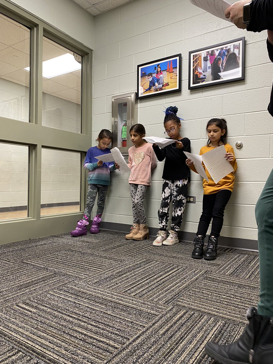 MsZimny6's tweet photo. Readers theater performance to start off this snowy Friday!! https://t.co/DTDUh1pGsJ