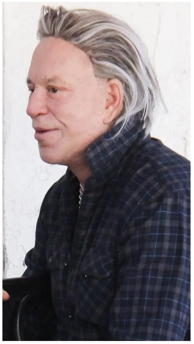 sounesoune1's tweet photo. Le Couple de la décennie 90 était
Kim #Basinger et Mickey #Rourke
En 1986, ils ont partagé l’affiche
du film « 9 semaines ½ »
Le Couple Défiguré du 21e siècle est
#MickeyRourke et #KimBasinger
En 2023, ils partagent l’affiche du film « La Chirurgie Dévastatrice »
#StopCarnages https://t.co/N8eCZjqSqe