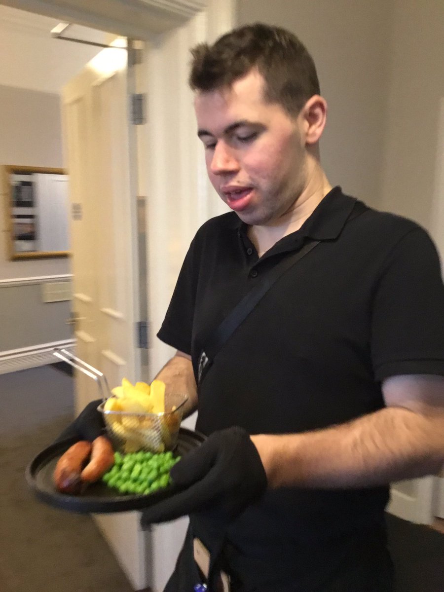 LearnersFoxes's tweet image. I want to be a waiter and take food orders. I carry the food safely and make drinks on the bar from James @CareersWeek 

#NCW2023 #NationalCareersWeek #WorkReadyLifeReady