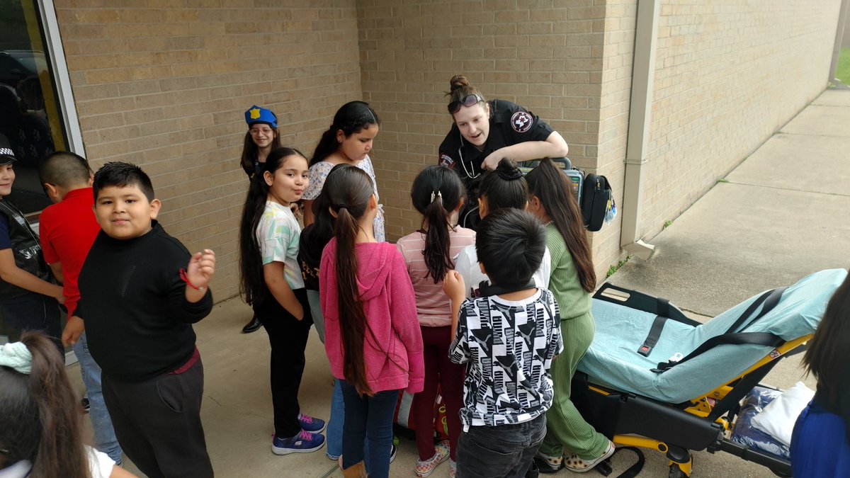 MsRobbins_AP's tweet photo. What do you want to be when you grow up? Conley Elementary students are exploring different career opportunities today. #conleycareerday2023 @ConleyES_AISD  @HardinCandace @vmbatesAP  @kntunson https://t.co/G29lsooD2R