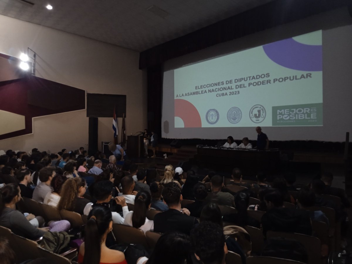C_Economicas's tweet photo. Recibimos esta mañana la capacitación sobre el proceso eleccionario y sus principales características. Su importancia para para nuestro presente y nuestro futuro.
#MejorEsPosible
@UCLVCU https://t.co/SFCpjPYr6d