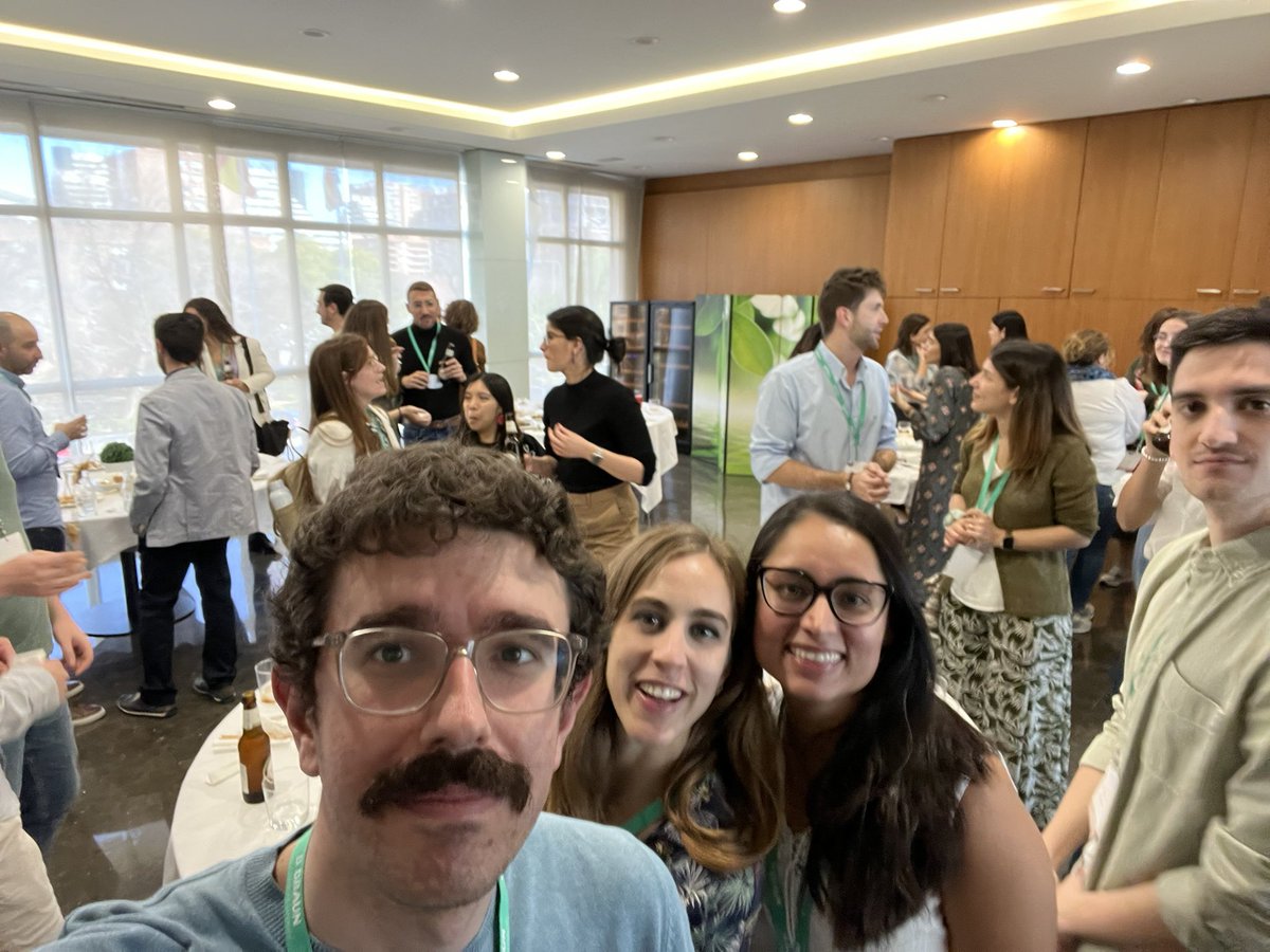 Congreso SVN .. cuando tus resis pequeños se vuelven mayores <a href="/avaleroton/">Alejandro</a> <a href="/MontesaMaria/">Maria Montesa</a> <a href="/senjoven/">JovSEN</a> <a href="/SVNefro/">Sociedad Valenciana de Nefrología</a> <a href="/SENefrologia/">S.E.N. Nefrología</a>