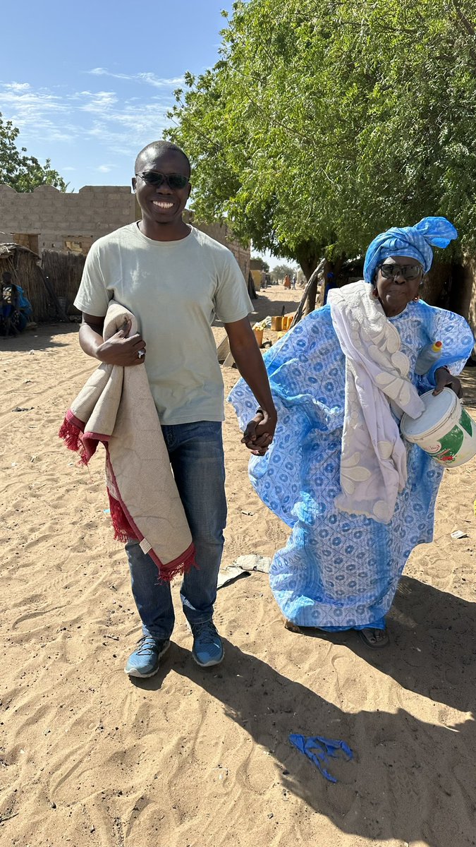 TontonVert's tweet photo. Alhamdoulilahi #JummaMubarak 
Ande ak sama chérie dém joulidji 
Nieuw dougou Guédiawaye 

Cet après-midi je suis modérateur au #banlieuekoomla 🤩

Nous allons bien débattre 🙌 n’hésitez pas à venir participer
Je signe aussi des autographes pour mes fans 😂 #QuartierVertChallenge https://t.co/iNyAv2hdam