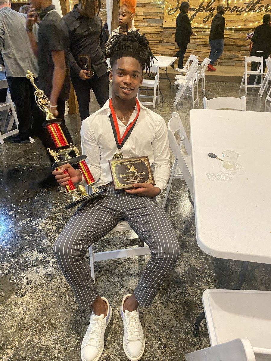 DevariousR's tweet image. Putting in hard work always pays off never forget!!
#All Region performer 
#MVP Linebacker 
#year3Loading ⏳
@BaldwinBravesFB @CoachAirCoryell @RobertCummings0
