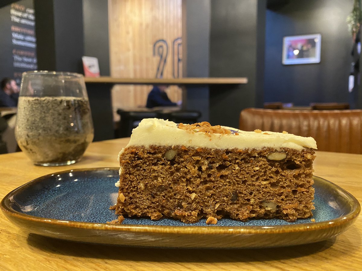 Lovely vegan carrot cake @2btwobrothers this afternoon .

The other 2 vegan options were sold out.

Great to see a local business attracting the vegan pound and winning.

Fab work guys !!!