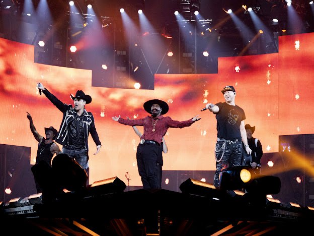 CallmeChoko tweet media