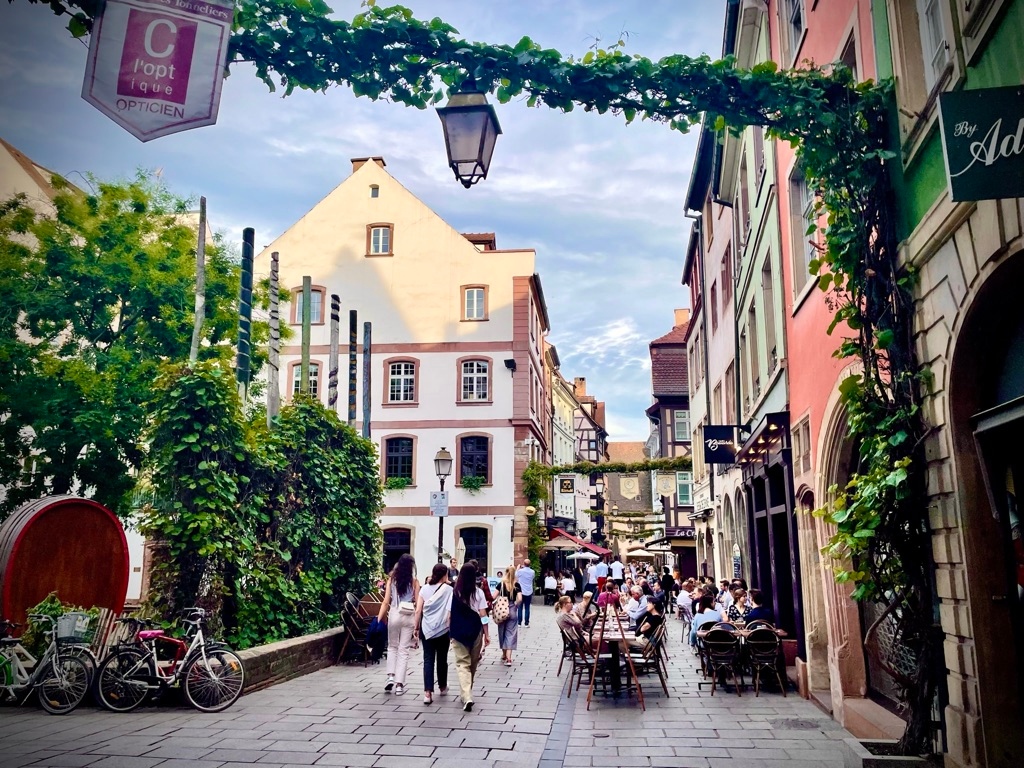 Join me. This summer. In a fairy book town.

sullivanfdn.org/programs/study…