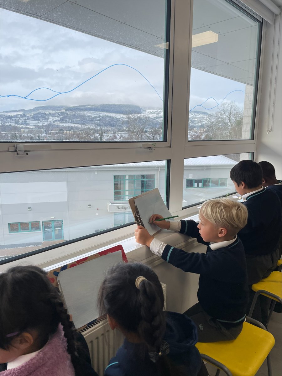 NAISDublin's tweet photo. Grade 1 visited the Secondary Art Room ๐จ to make use of our beautiful view of the snow capped mountains ๐ this morning and created their own landscape paintings ๐
#CreateYourFuture #NordAngliaEducation #InternationalSchool #GlobalEducation #VisualArt #PrimaryYearsProgramme https://t.co/u9wwsTTXy7