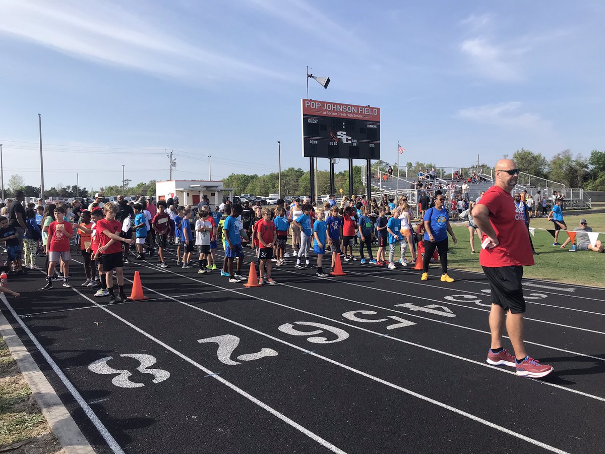 GKellermeier's tweet photo. What a great day for Elementary Fitness Festival! #VCSPE teacher rockstars work the events, such a great team.  Good luck to all the athletes, thank you to the organizers! @volusiaschools https://t.co/3jMXU861yN