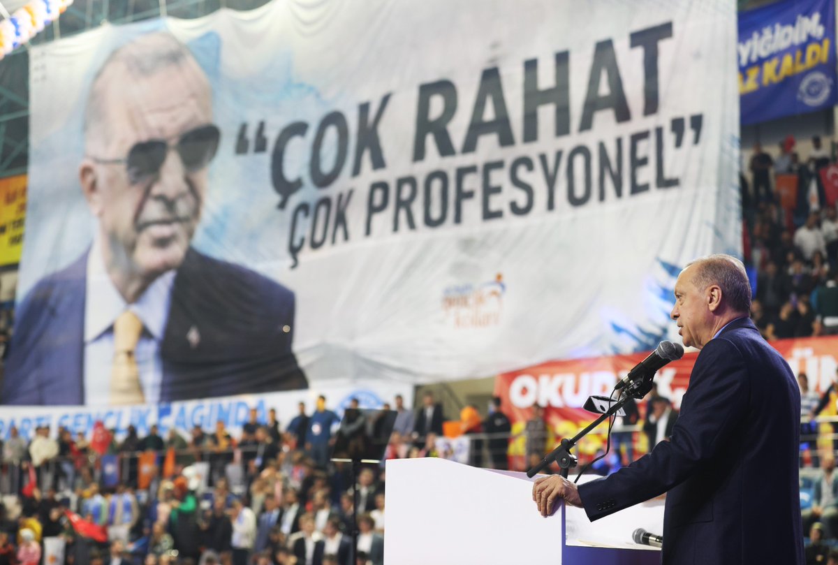 eyupkadirinan's tweet photo. Tarih tekerrür edecek! 
14 Mayıs, 73 yıl önce olduğu gibi vesayetin, tehditlerin, hakaretlerin bastırıldığı; milletimizin yaralarının sarılıp, ekonomik, sosyal ve siyasal istikrarın süreceği şanlı bir gün olacak.
LİDER HAZIR!
CUMHUR HAZIR!
AK GENÇLİK HAZIR! 
🇹🇷 için 
Hemen Şimdi! https://t.co/OPViGP3JIC