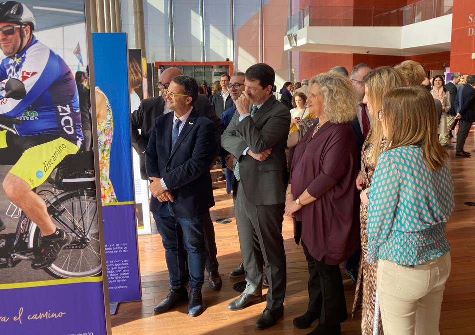 SanofiES's tweet photo. 🟢Presentado el Plan Integral de #EnfermedadesRaras de #CastillayLeón (#PIerCYL).

Un punto de inflexión en el abordaje de l@s pacientes, con el fin de mejorar tanto su calidad de vida como la de sus familias.

🤝Con @FEDER_ONG y la @jcyl.

#SanofiEsEnfermedadesRaras https://t.co/vjTrXhkcFK