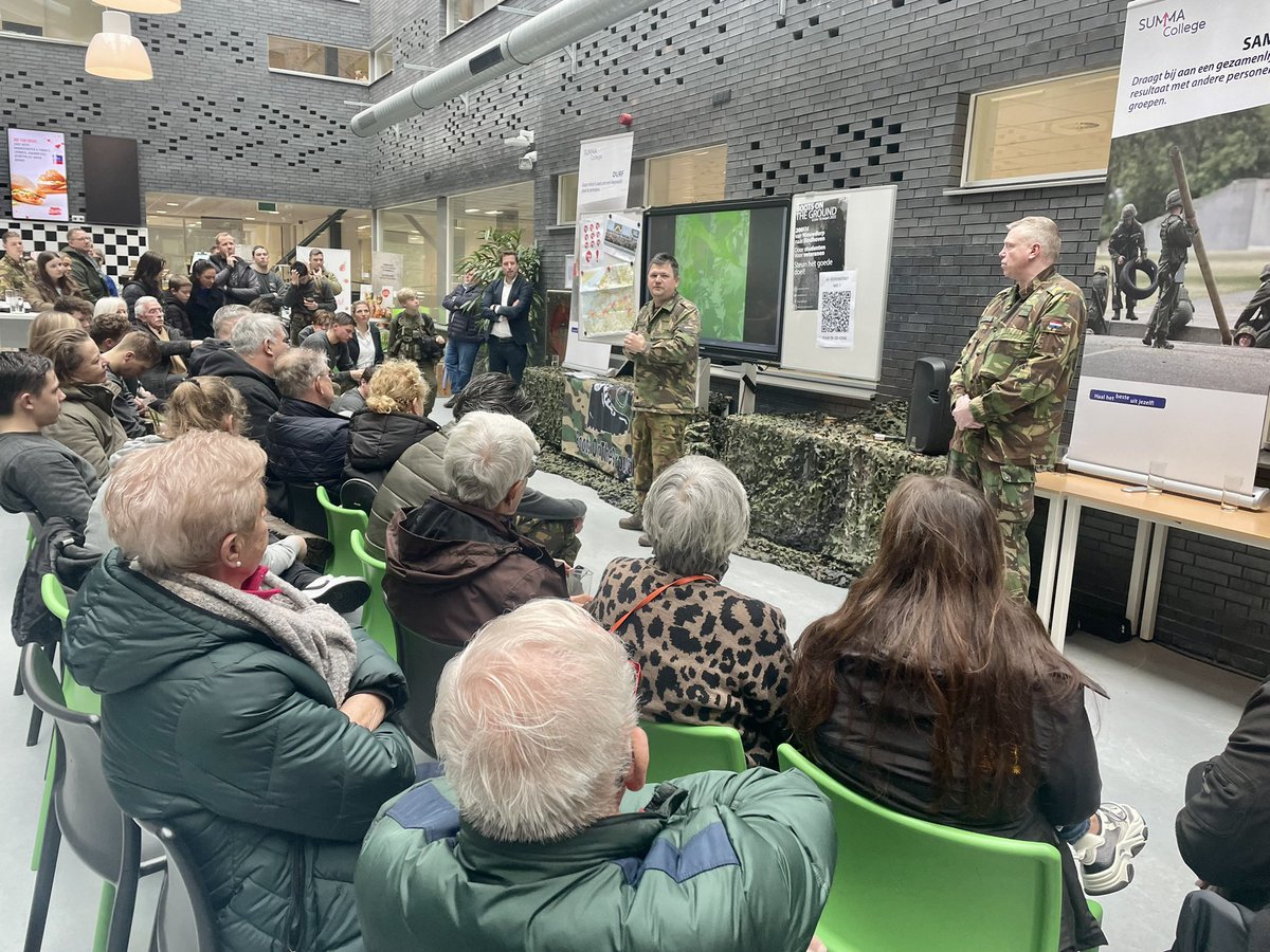 PerryVermeulen's tweet photo. Dit zijn ze dan, onze helden na vijf uitputtende dagen. 2300 euro voor veteranen met een trauma, kippenvel bij de toespraken zojuist. En heel veel trotse ouders! @summacollege #veva #defensie #SummaVeiligheid #eindhoven https://t.co/gSVkbT1c9l