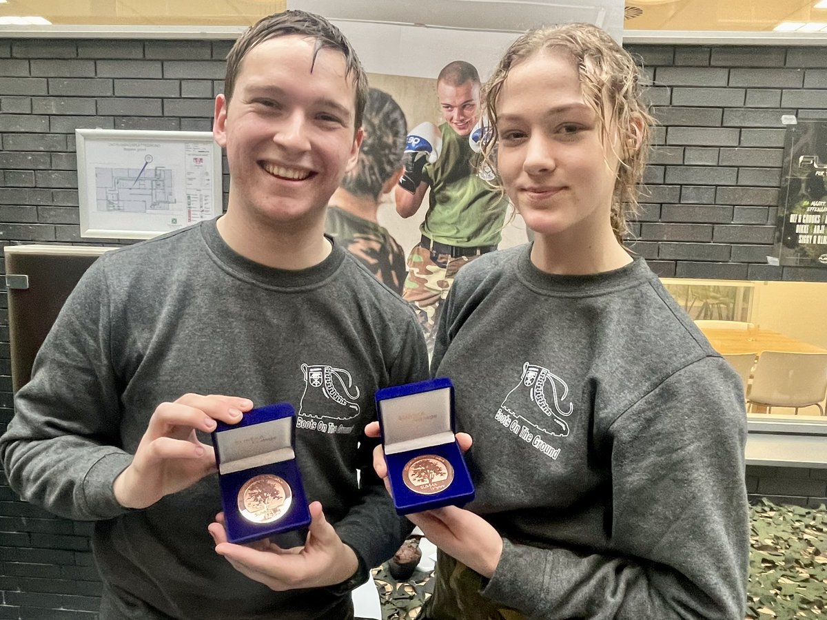 PerryVermeulen's tweet photo. Dit zijn ze dan, onze helden na vijf uitputtende dagen. 2300 euro voor veteranen met een trauma, kippenvel bij de toespraken zojuist. En heel veel trotse ouders! @summacollege #veva #defensie #SummaVeiligheid #eindhoven https://t.co/gSVkbT1c9l