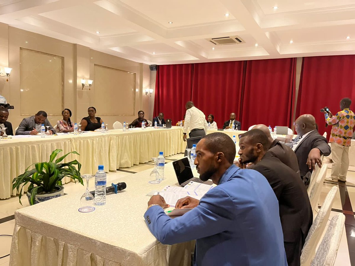 UNODC_BMB's tweet photo. Dvpt des #HSOP au 🇬🇦 ! UNODC_MCP a soutenu 1 atelier restreint du #PC Crise Maritime de la marine sur la nécessité de développer les #HSOPs pour 1e meilleure coordination de la chaîne pénale impliquée dans l’#AEM #PASSMAR financé par #l’UE @DUeGabonGeStp #BorderManagement https://t.co/ED51myfFXN