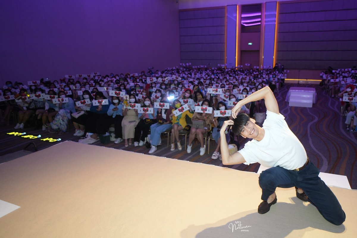 amaympthv_'s tweet photo. ความรักของอาโป 🫶🏻🥹🤍

#APOMeetandGive2023
@Nnattawin1 ; #nnattawin https://t.co/DkYWlk2z9s