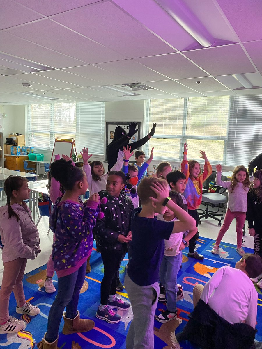 EliasEduc8es's tweet photo. St math madness is underway and guess who showed up at @WashMillES because our mathematicians rock…..JIJI!  @MathematicsFcps https://t.co/w4t3AY46bK