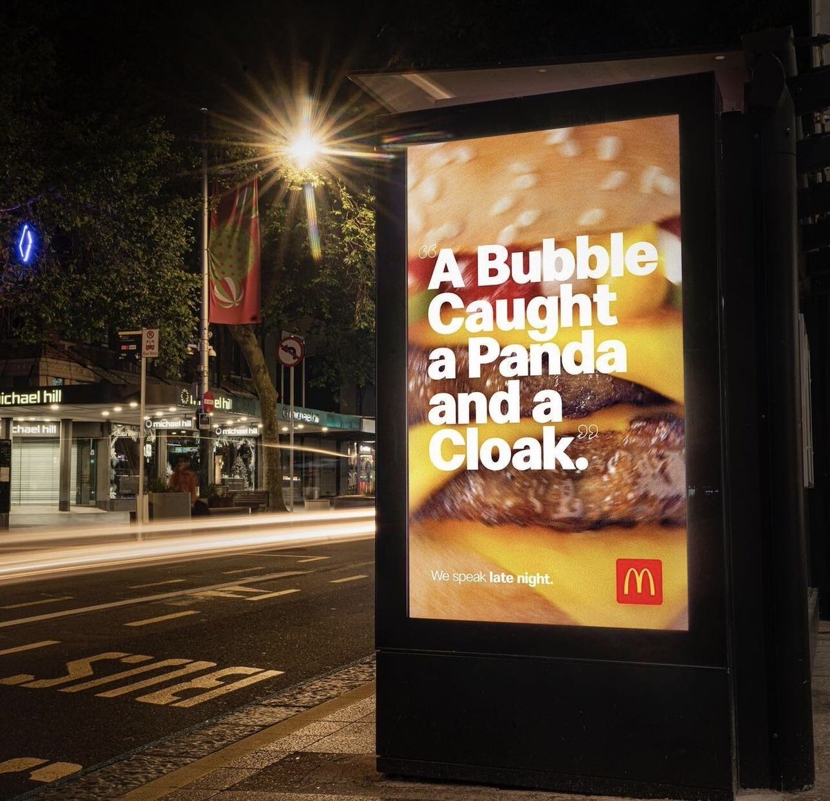 mbloksma's tweet photo. Burgers klappen na het stappen? Maccie D snapt jou https://t.co/tqDQcE8Sxr